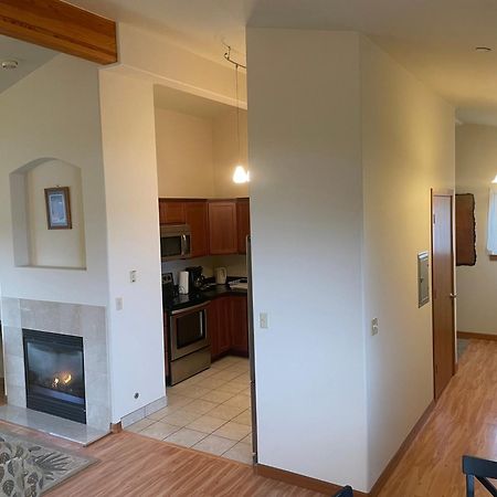Oceanfront Allyn Apartment Экстерьер фото