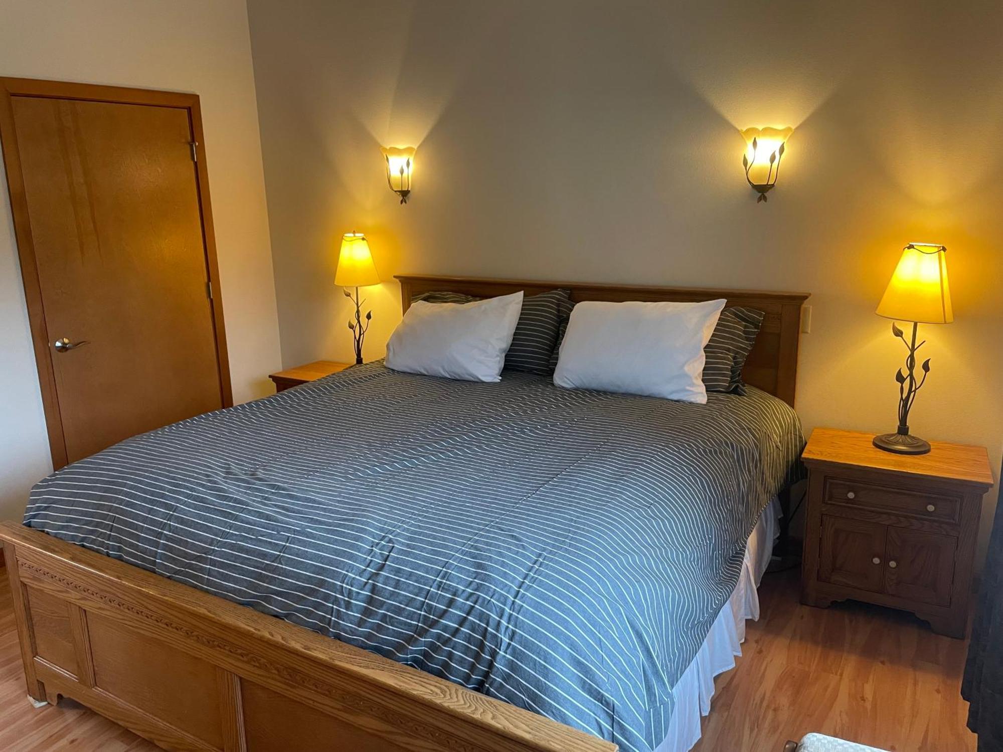 Oceanfront Allyn Apartment Экстерьер фото